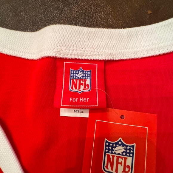 WOMENS - TAMPA BAY BUCCANEERS NFL JERSEY - SIZE XL - Picture 4 of 15